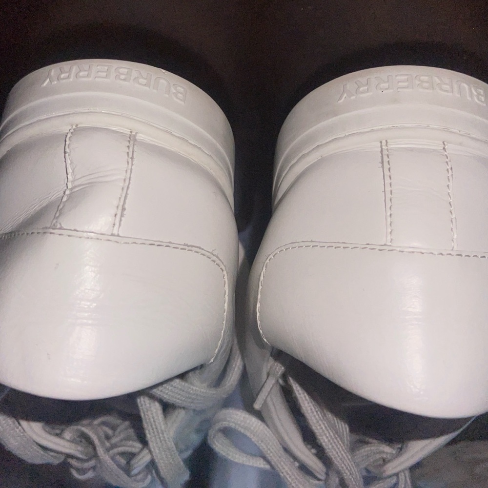 Burberry White Leather Sneakers with Minimalist Design - Picture 14 of 14